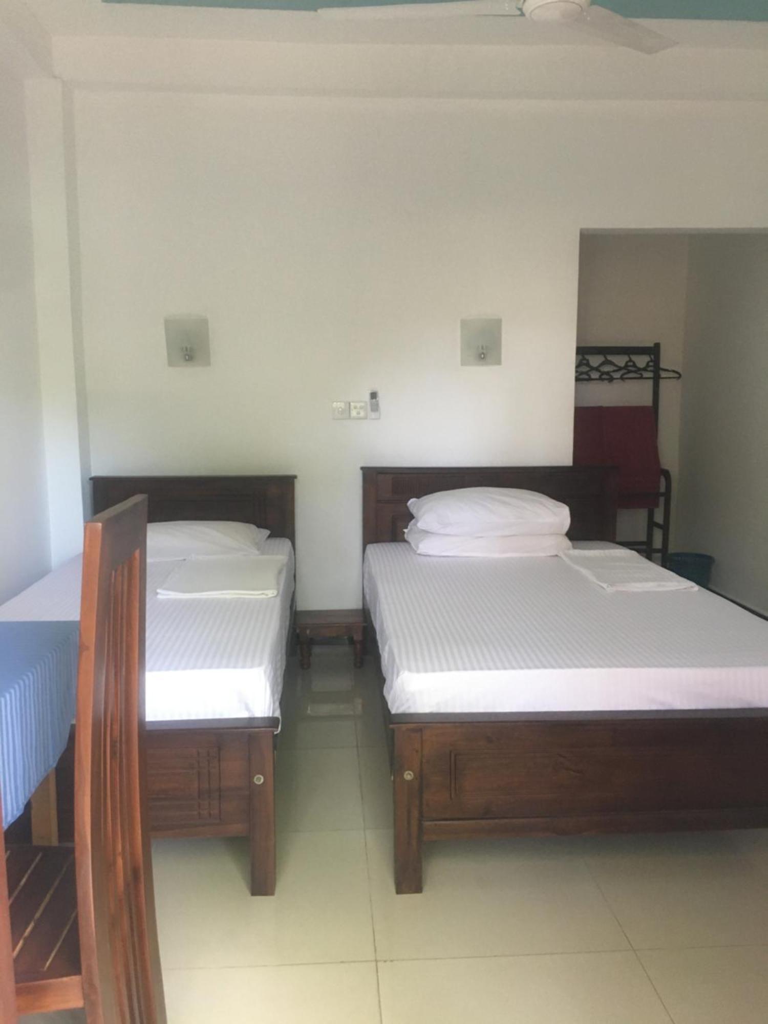 Anthony Guesthouse Hikkaduwa Ngoại thất bức ảnh